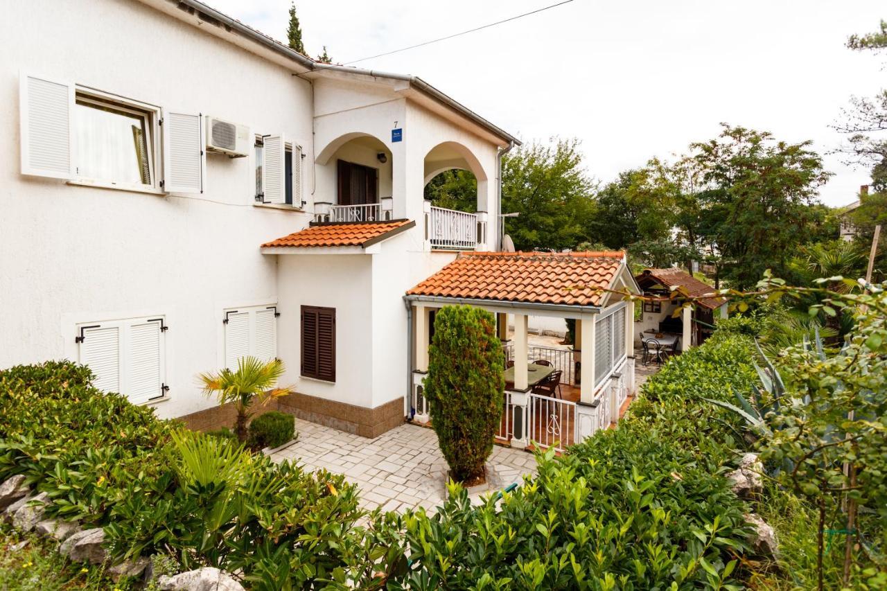 Apartmani Mili Malinska Exterior photo